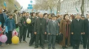Освоено производство и проведены испытания трактора ЮМЗ, жатки ЖВП-9, опрыскивателя ОПШ-2000 и протравливателя ПК-20. Завод приступил к внедрению системы качества по международному стандарту ISO-9000 версии 2001 года.