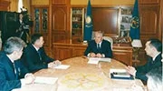 Освоено производство жаток навесных ЖВН-6 и зернопогрузчиков навесных ЗПН -100, сеялок КСК-2,1. В соответствие с Законом Республики Казахстан «Об акционерных обществах» от 13 мая 2003 года №415-II решением общего собрания акционеров от «20» ноября 2004 г. завод преобразован в акционерное общество «Уральскагрореммаш» и принят новый Устав.