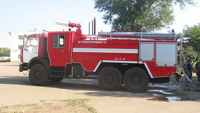 AC tank truck with 8 m³ capacity (43118)
